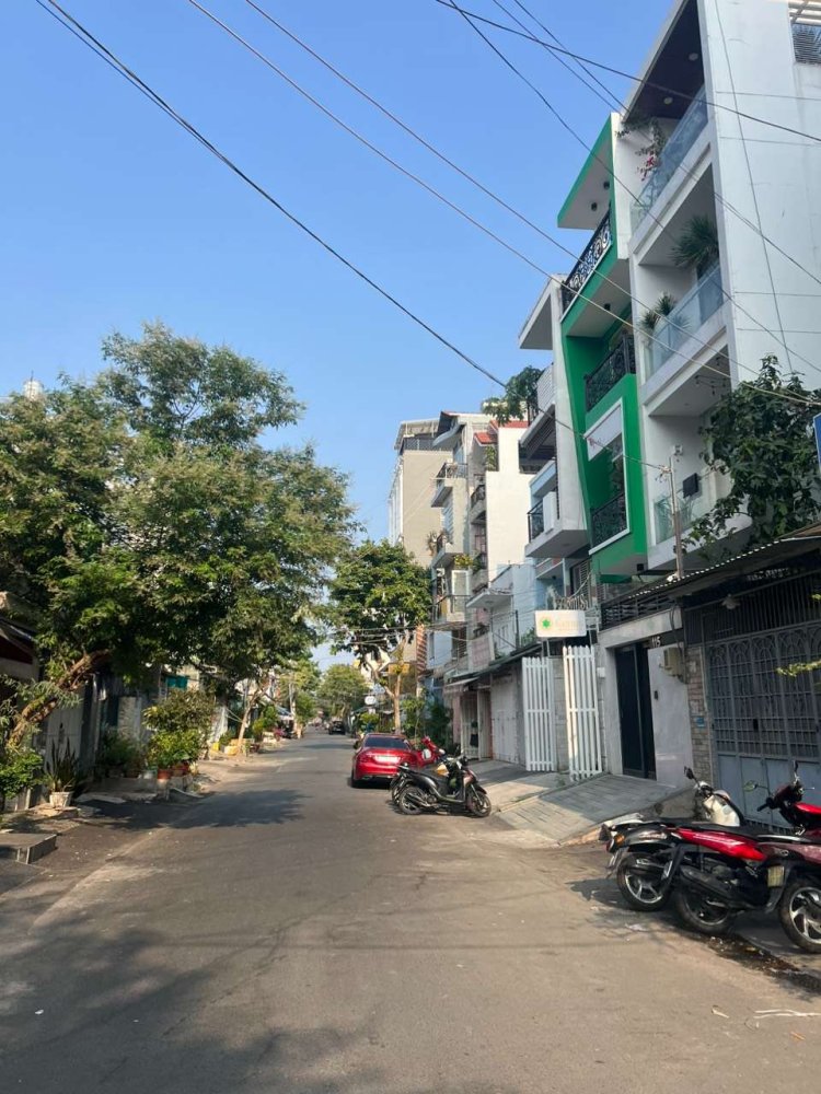 99m² Townhouse in District 7, Vietnam No. 15775