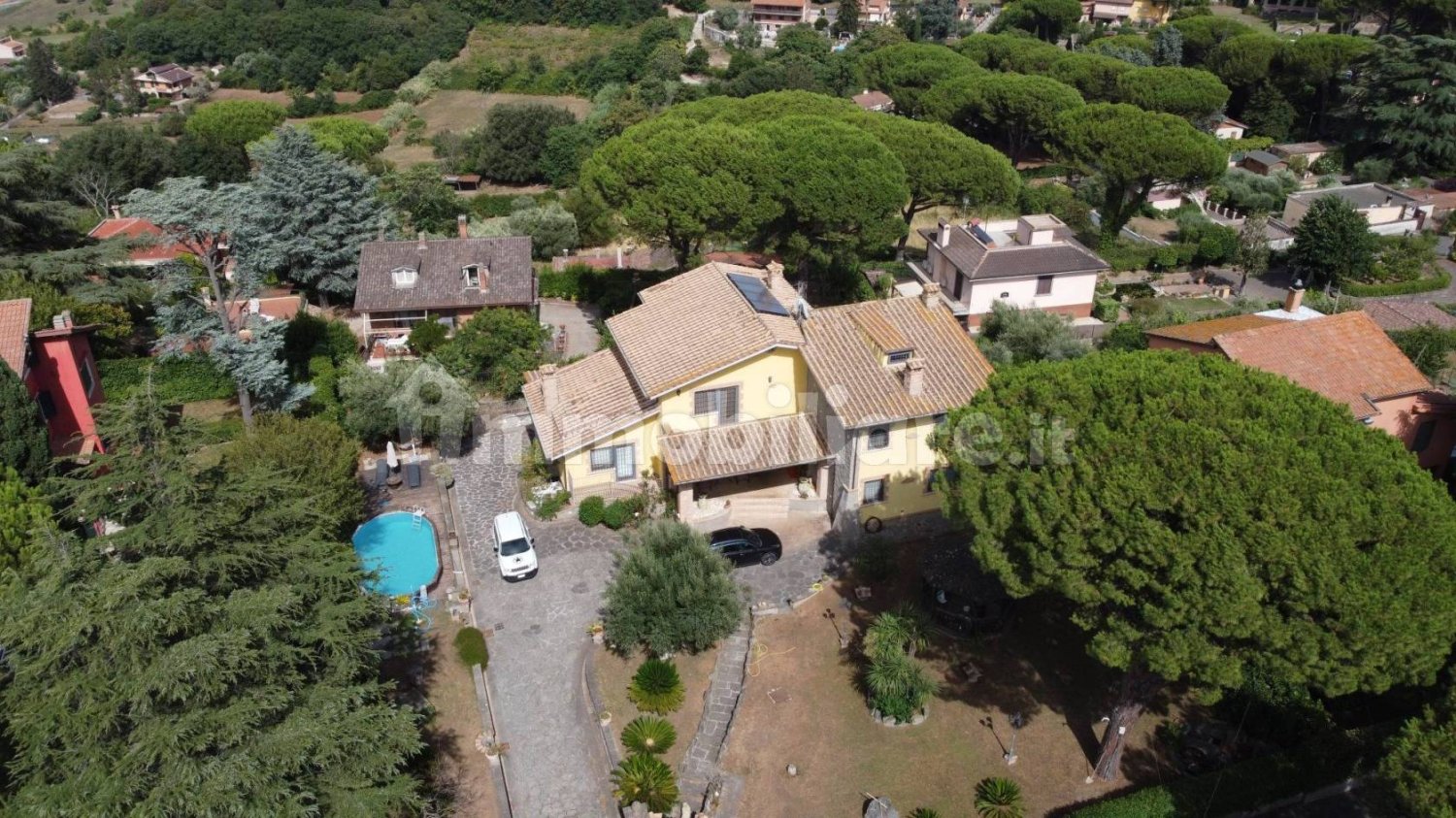 Villa de 5 dormitorios en Marino, Italy No. 264747