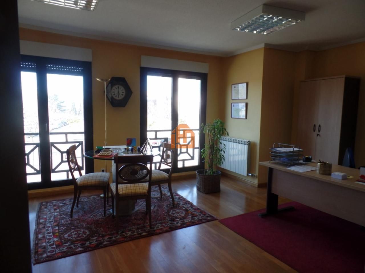 Oficina en León, Spain 92 m² No. 89018