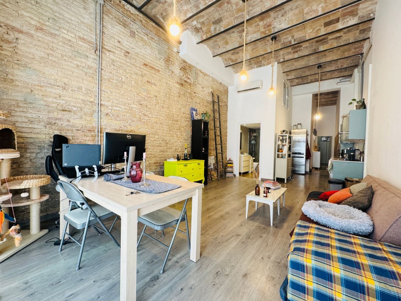 Apartamento de 2 dormitorios en Sant Martí, Spain No. 254880