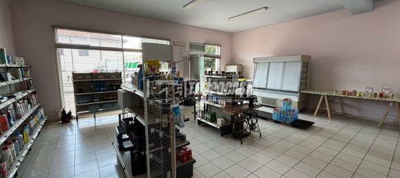 100m² Commercial property in Casale Monferrato, Italy No. 271704 3