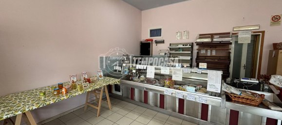 100m² Commercial property in Casale Monferrato, Italy No. 271704 5