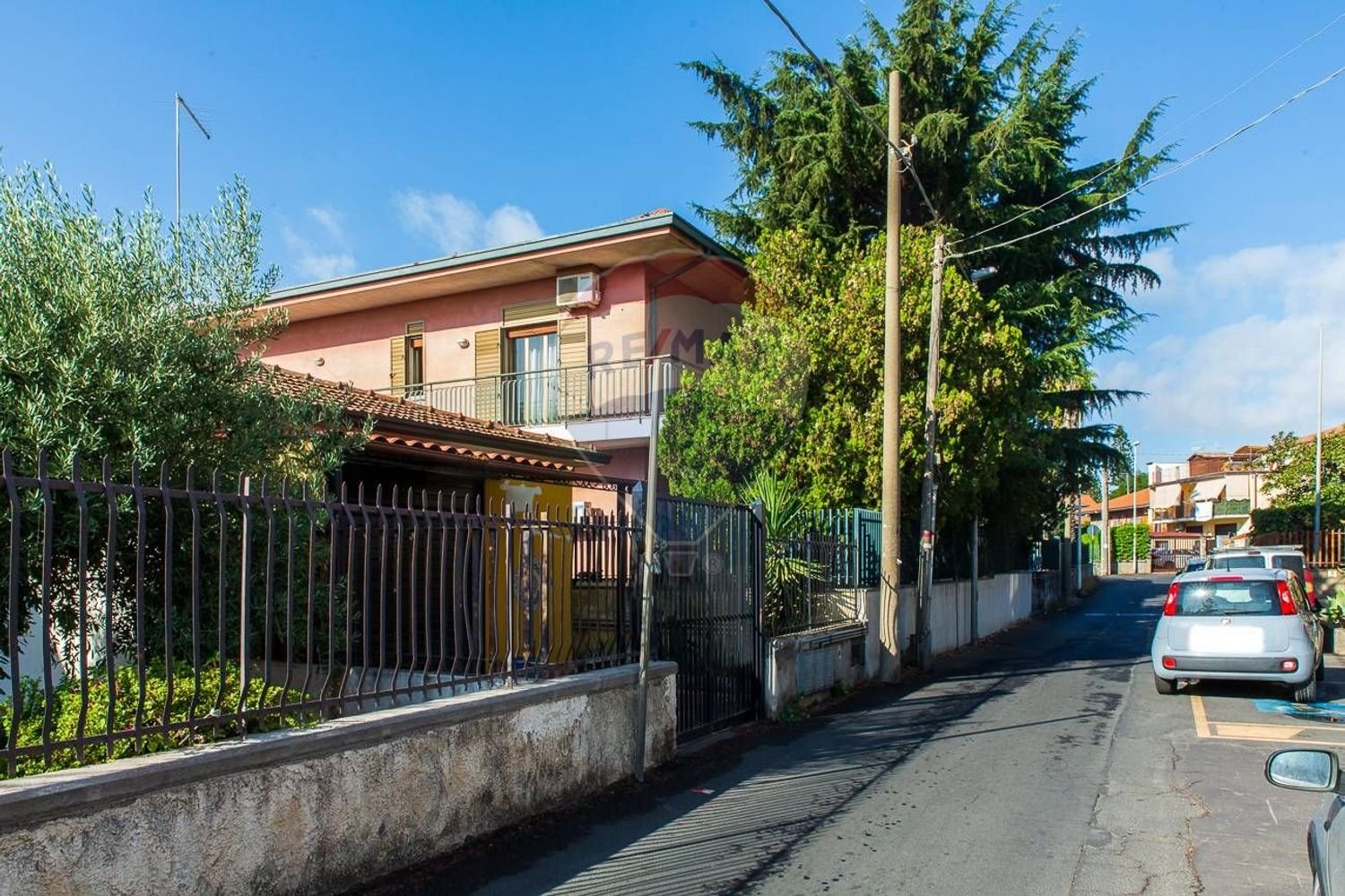 6 bedrooms Apartment in Misterbianco, Italy No. 384813