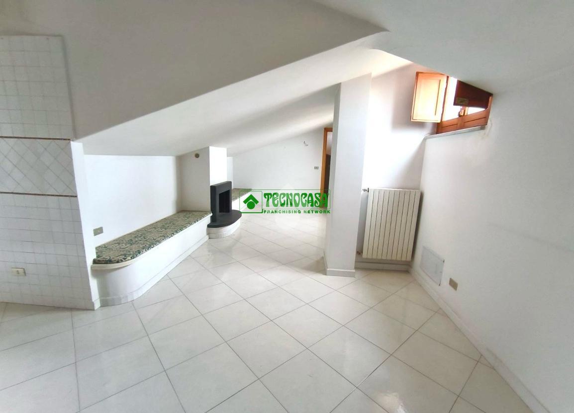 2 rooms Penthouse in Mercogliano, Italy No. 165115