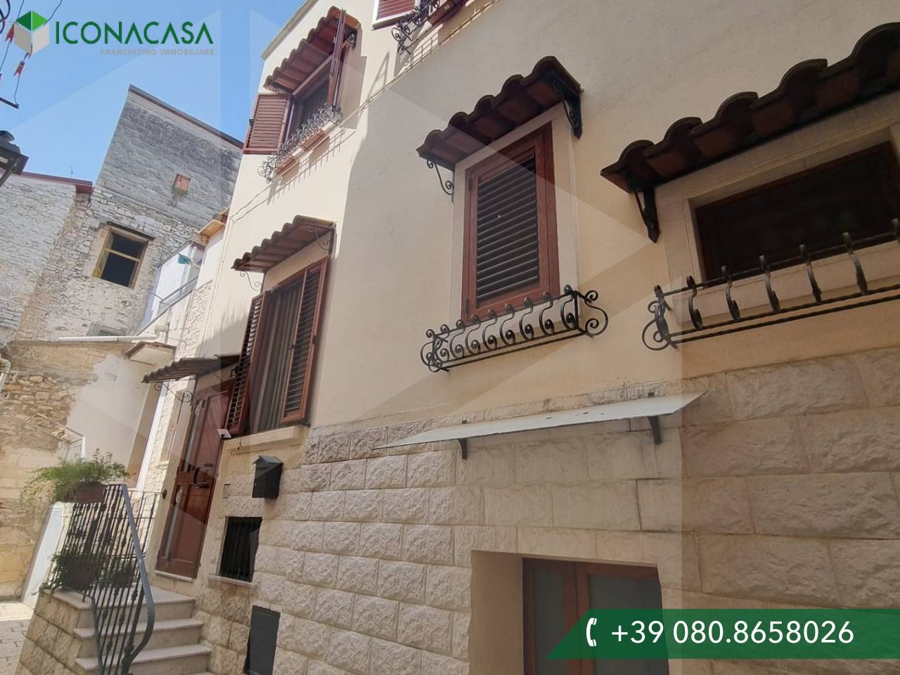 Casa de 3 habitaciónes en Bitetto, Italy No. 27258