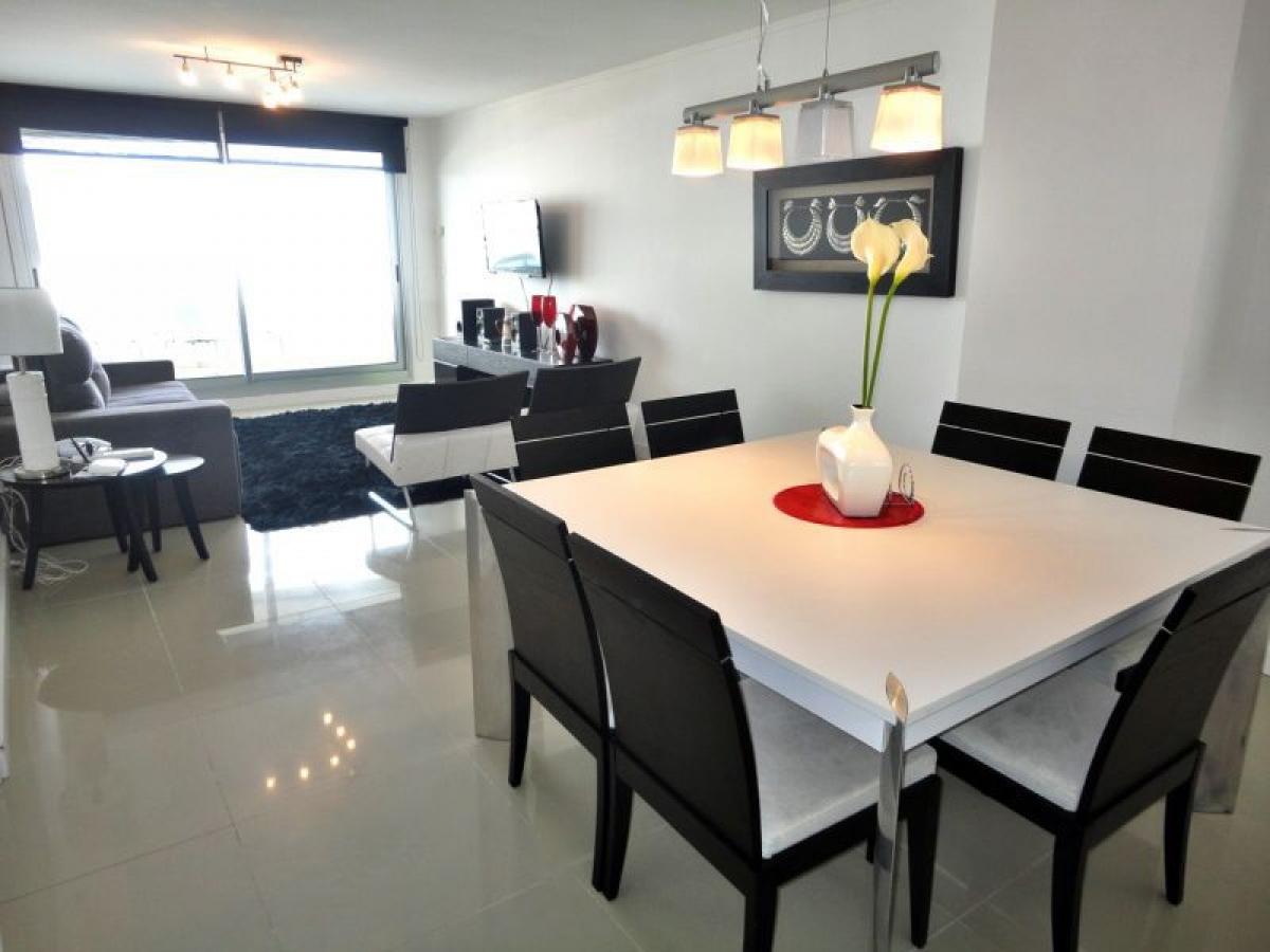 Apartamento de 3 dormitorios en Maldonado, Uruguay No. 9954