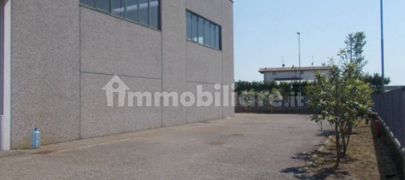 2-salle Entrepôt à Canonica d'Adda, Italy No. 309416 4
