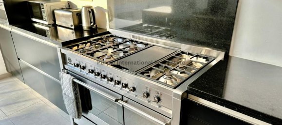 5 bedrooms Villa in Aradippou, Cyprus No. 5199 9