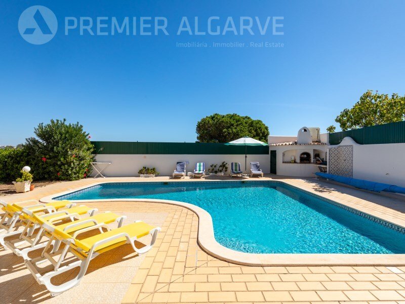 6 bedrooms Villa in Albufeira, Portugal No. 101276