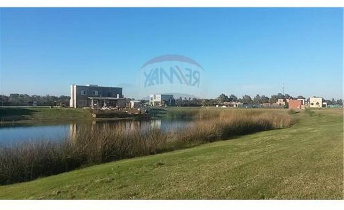 Земельный участок в Эскобар, Аргентина № 37443