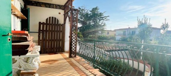 3 غرف نوم شقة في Giugliano in Campania, Italy رقم 179725 23