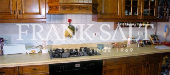 4 bedrooms House in Birkirkara, Malta No. 6549 10