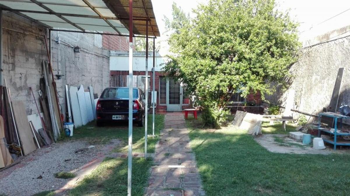 2 bedrooms House in Tres de Febrero, Argentina No. 15353
