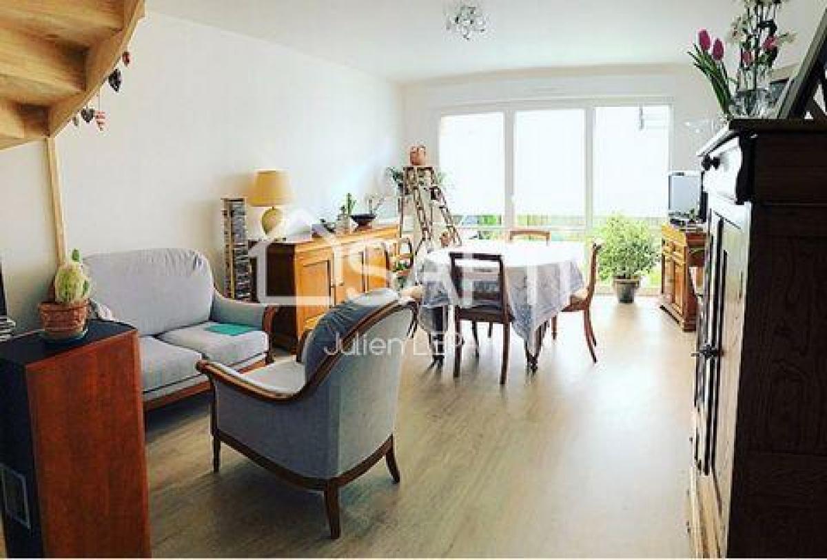 2 bedrooms Apartment in Valenciennes, France No. 27010