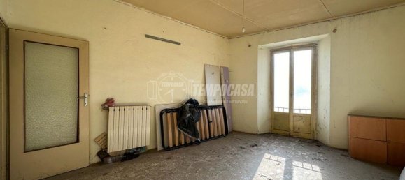 3-salle Appartement à Albese con Cassano, Italy No. 79340 14