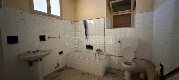 3-salle Appartement à Albese con Cassano, Italy No. 79340 6