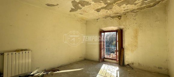 3-salle Appartement à Albese con Cassano, Italy No. 79340 11