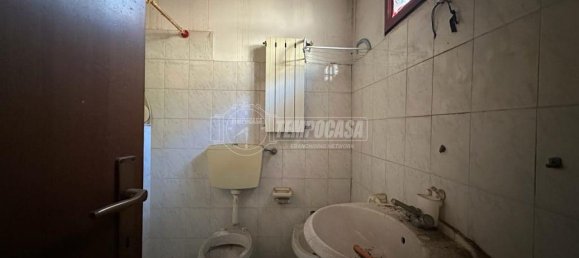 3-salle Appartement à Albese con Cassano, Italy No. 79340 15