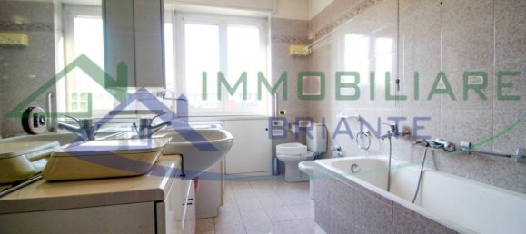 Apartamento de 2 dormitorios en Somma Lombardo, Italy No. 142359 3