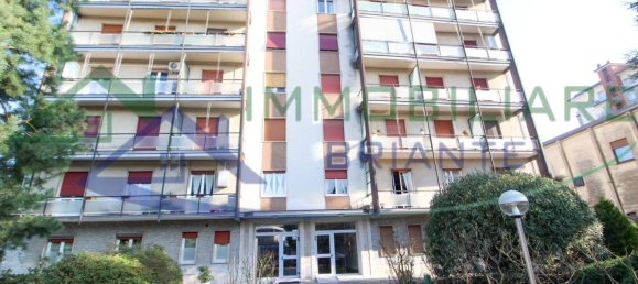 Apartamento de 2 dormitorios en Somma Lombardo, Italy No. 142359 2