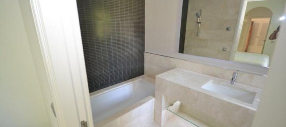 6 bedrooms Villa in Marbella, Spain No. 45668 13