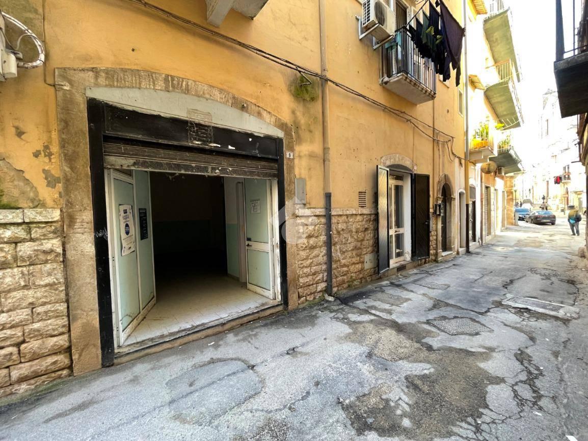 2 rooms Apartment in Palo del Colle, Italy No. 23704