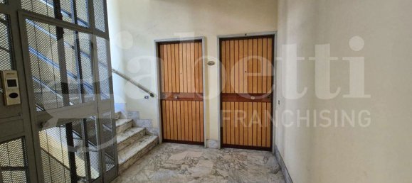 7 bedrooms Apartment in Torre Annunziata, Italy No. 340046 2