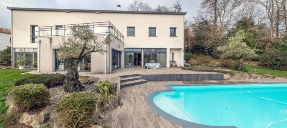 5 bedrooms House in La Roche-sur-Yon, France No. 289393 7