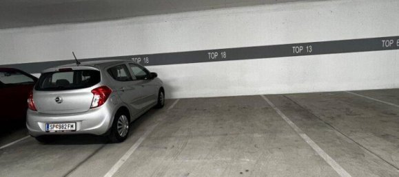 موقف سيارات في Millstatt am See, Austria رقم 210249 3