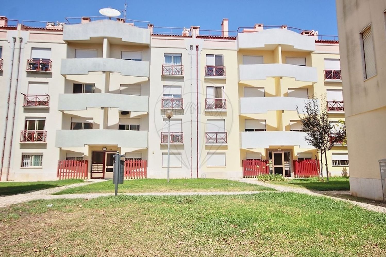 3 bedrooms Apartment in Cascais, Portugal No. 323823