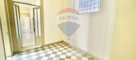 6 bedrooms Apartment in Palermo, Italy No. 320289 10