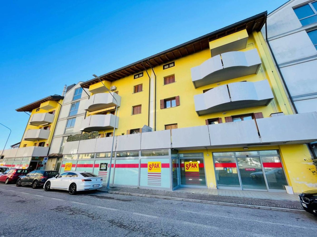 590m² Commercial property in Udine, Italy No. 87327