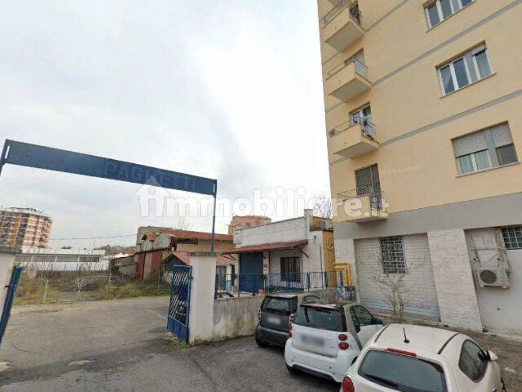 310m² Office in Rome, Italy No. 11342