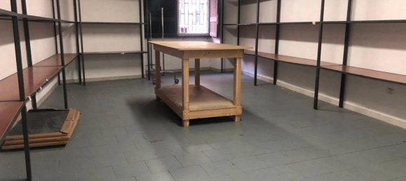 2-salle Propriété commerciale à Naples, Italy No. 209920 18