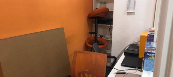 2-salle Propriété commerciale à Naples, Italy No. 209920 6