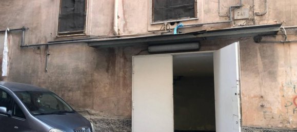 2-salle Propriété commerciale à Naples, Italy No. 209920 11