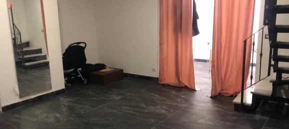 2-salle Propriété commerciale à Naples, Italy No. 209920 13