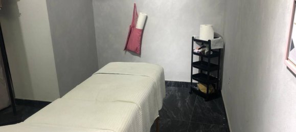 2-salle Propriété commerciale à Naples, Italy No. 209920 16