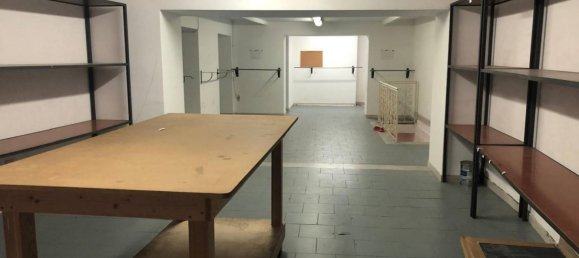 2-salle Propriété commerciale à Naples, Italy No. 209920 22