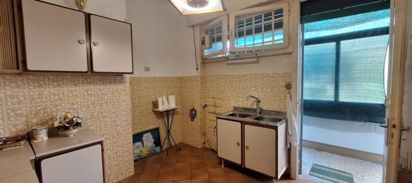 6 rooms Apartment in Borgo a Mozzano, Italy No. 82772 4