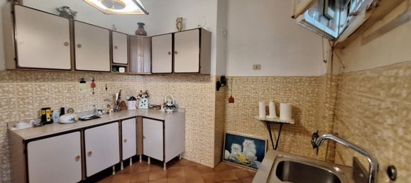 6 rooms Apartment in Borgo a Mozzano, Italy No. 82772 3