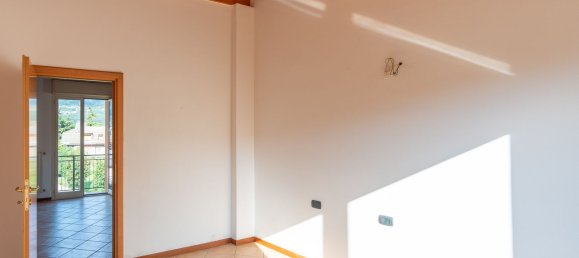 3 bedrooms Penthouse in Valgreghentino, Italy No. 365483 8