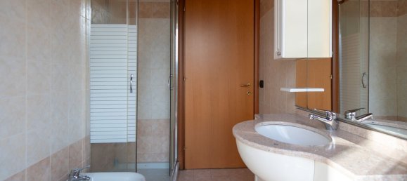 3 bedrooms Penthouse in Valgreghentino, Italy No. 365483 15