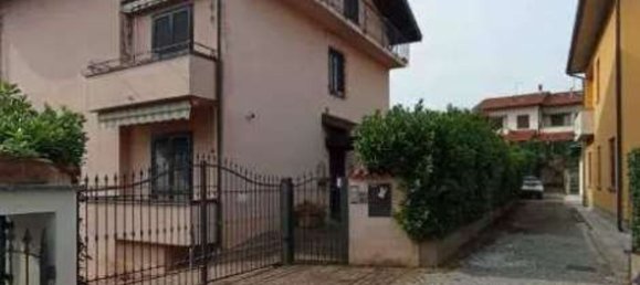 2 rooms Apartment in Vertemate con Minoprio, Italy No. 6779 2