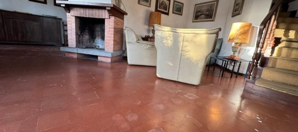 5 bedrooms Villa in Massa, Italy No. 128291 16