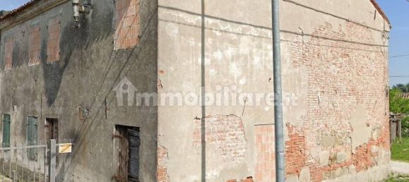 3 bedrooms House in Rovigo, Italy No. 76482 3