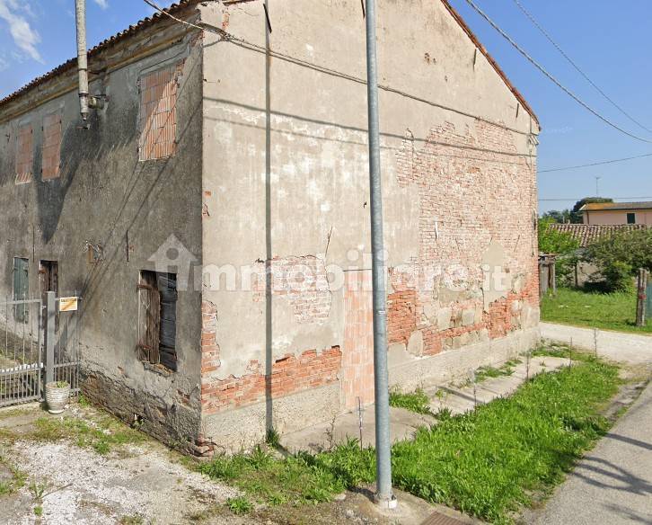 3 bedrooms House in Rovigo, Italy No. 76482