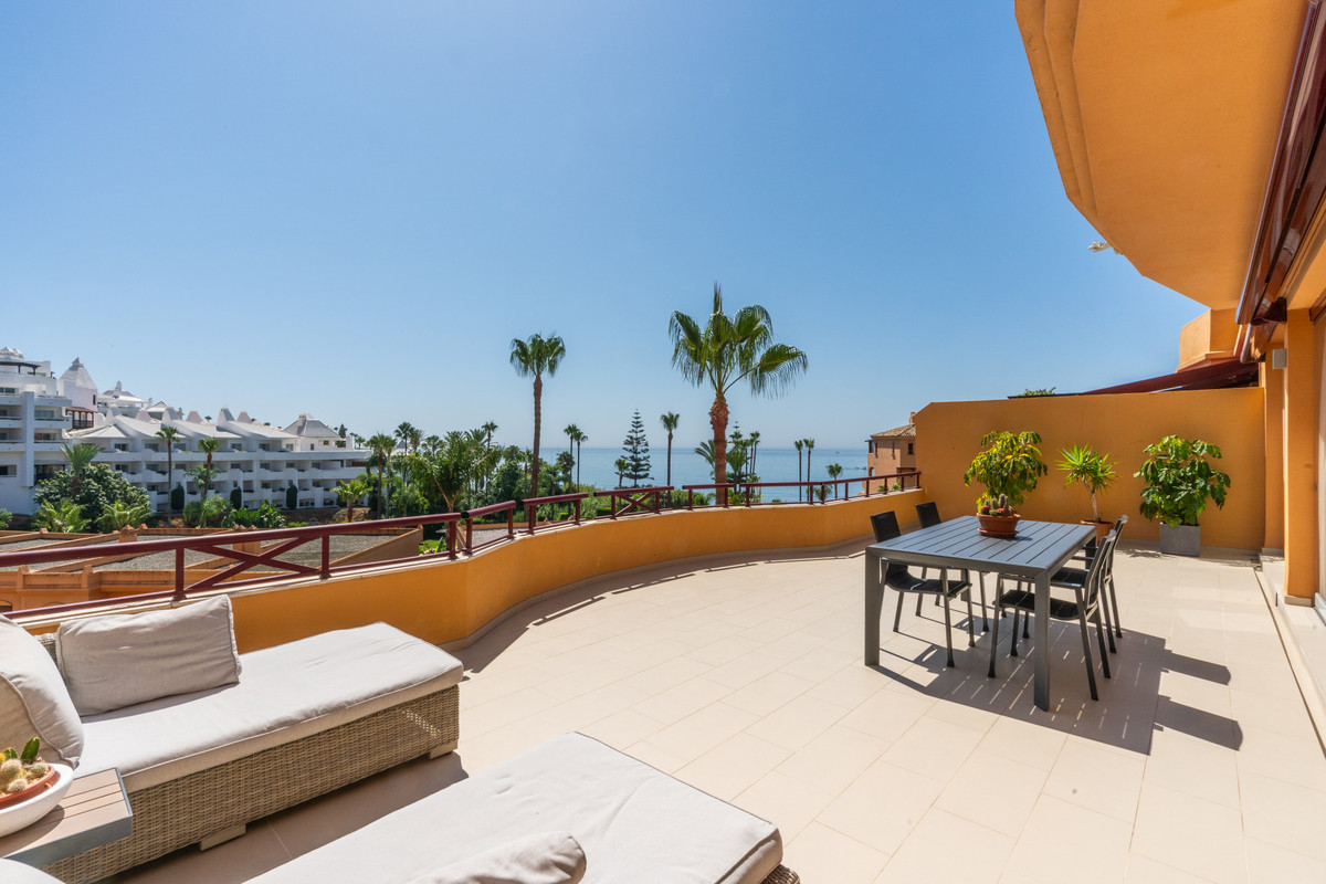 3 Schlafzimmer Wohnung in Estepona, Spain, Nr. 205149