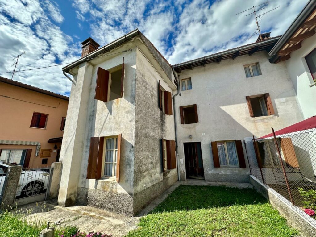 2 bedrooms House in Udine, Italy No. 258912