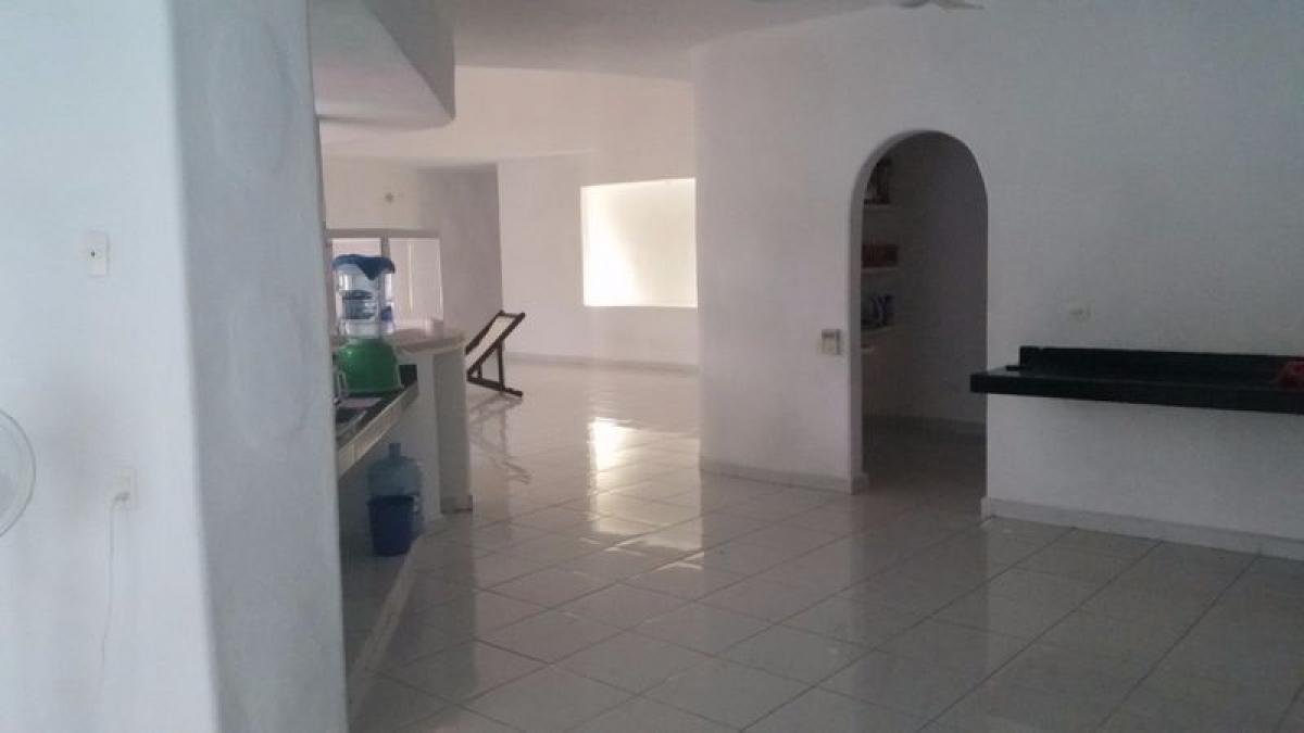 Дом с 4 спальнями в Мерида, Мексика № 41284